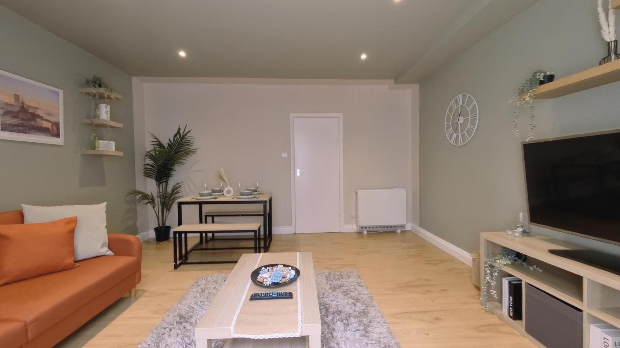 Group Bookings: Up To 30 Guests Across 5 Spacious Flats! Keyless Access Free Wifi & Parking Μπέρμιγχαμ Εξωτερικό φωτογραφία