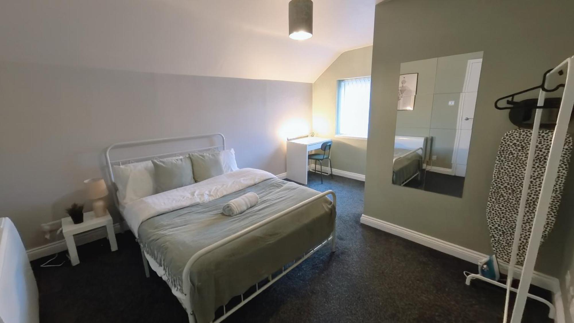 Group Bookings: Up To 30 Guests Across 5 Spacious Flats! Keyless Access Free Wifi & Parking Μπέρμιγχαμ Εξωτερικό φωτογραφία