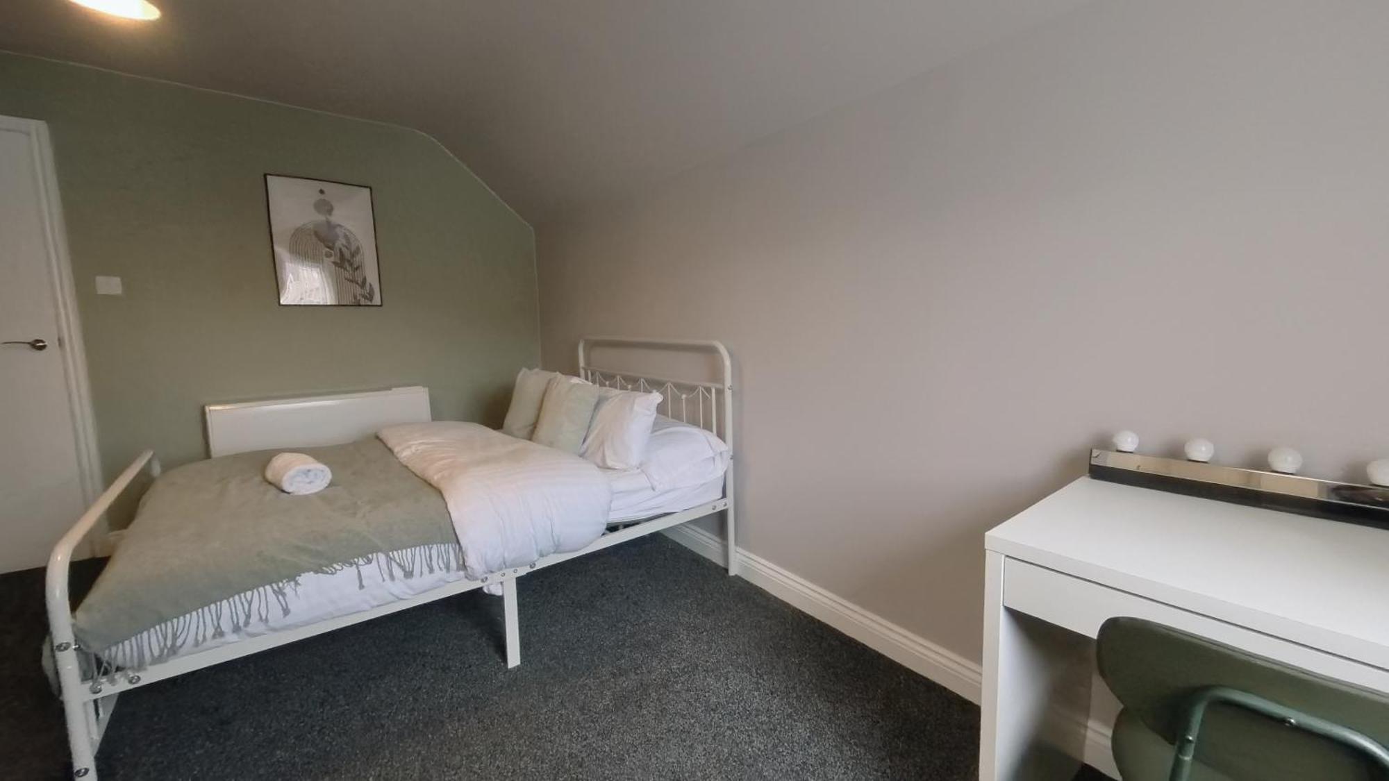 Group Bookings: Up To 30 Guests Across 5 Spacious Flats! Keyless Access Free Wifi & Parking Μπέρμιγχαμ Εξωτερικό φωτογραφία
