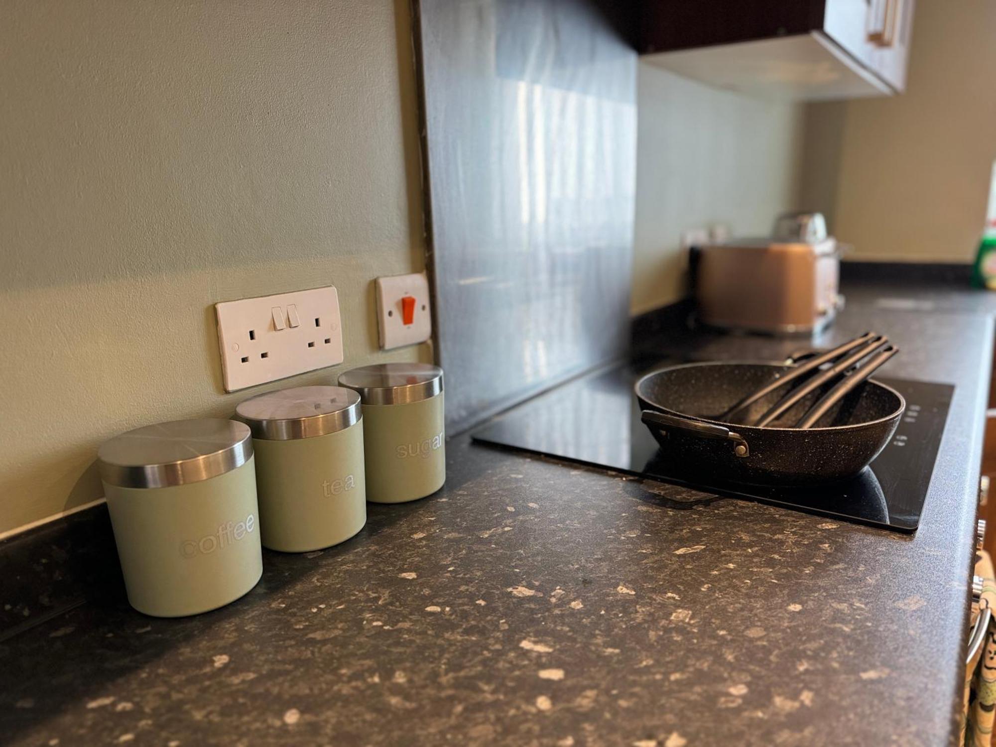 Group Bookings: Up To 30 Guests Across 5 Spacious Flats! Keyless Access Free Wifi & Parking Μπέρμιγχαμ Εξωτερικό φωτογραφία