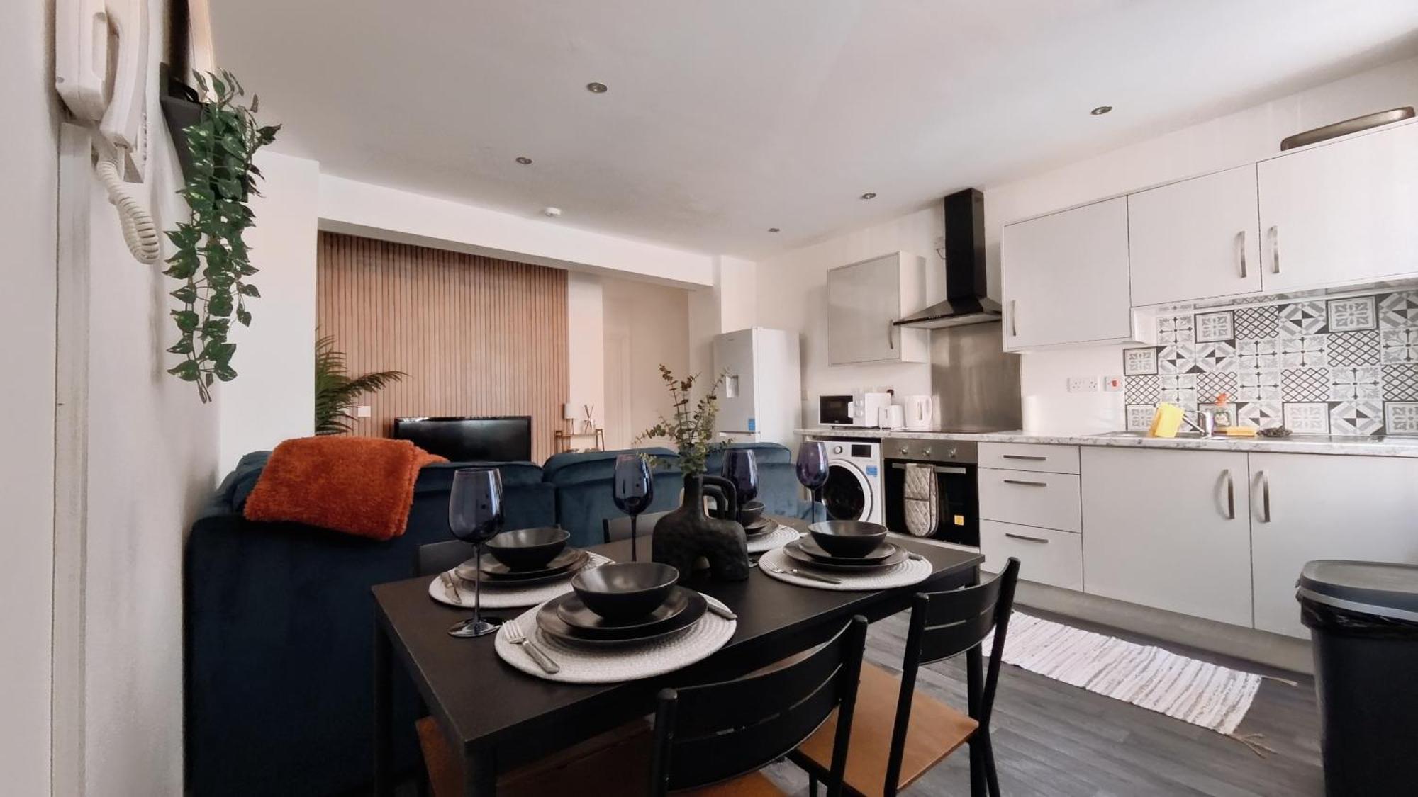 Group Bookings: Up To 30 Guests Across 5 Spacious Flats! Keyless Access Free Wifi & Parking Μπέρμιγχαμ Εξωτερικό φωτογραφία